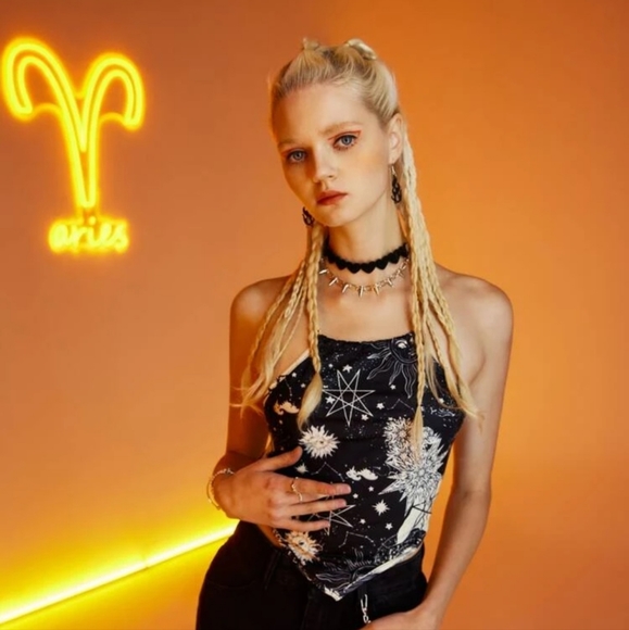 Starsalign Aries Sun & Constellation Graphic Chain Detail Tie Back Halter - Picture 4 of 6